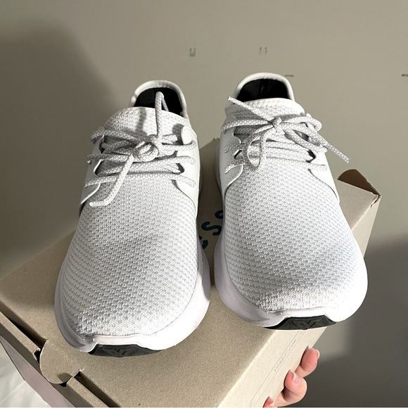 LIKE-NEW Vessi Everyday Waterproof Sneaker - Picture 8 of 10